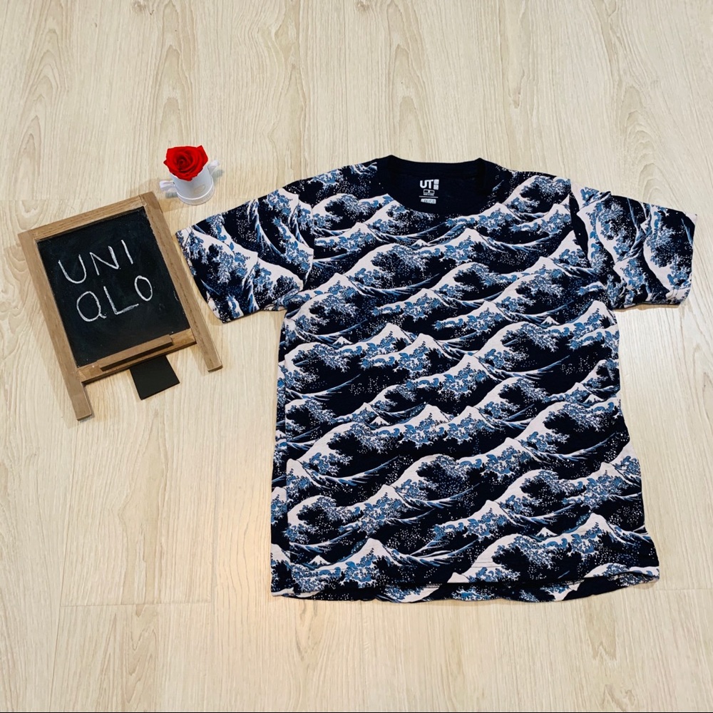 Uniqlo Waves Tee Shirt